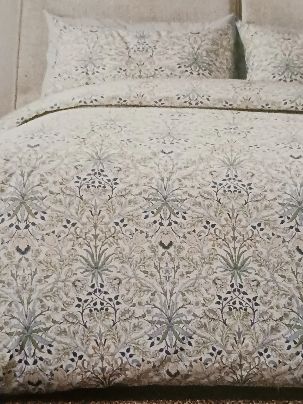 William Morris At Home Floral Queen Duvet Cover & 2 Shams Hyacinth Leaf Green